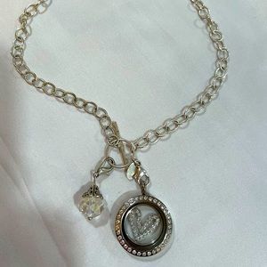 Origami Owl Necklace and locket w/heart charm